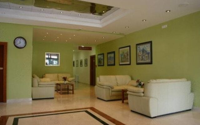 Hotel Dobrovit