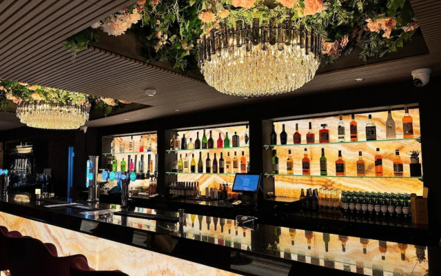 Palms Hotel & Retreat By Palette London Romford