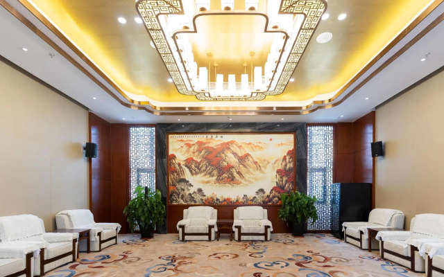 Yun-Ray Hotel
