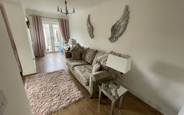 Beautiful 2-bed Bungalow in Canvey Island