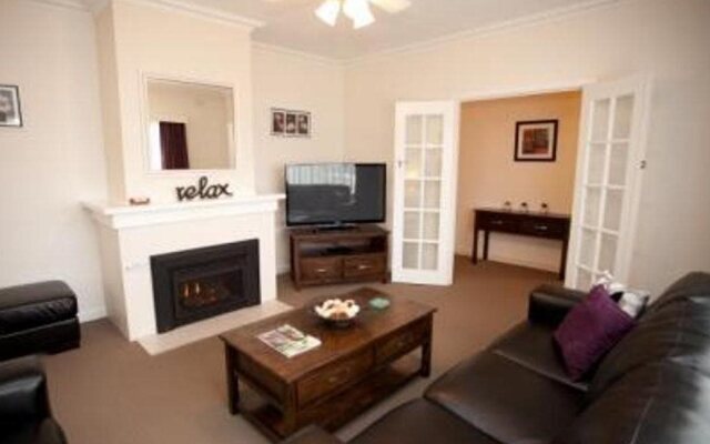 Connells Motel & Serviced Apartments