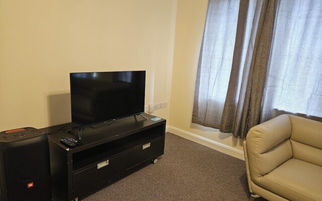 Stunning 2-bed Apt-freeparking, Close to City