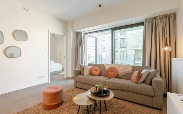 Modern and Stylish Apartment With Terrace