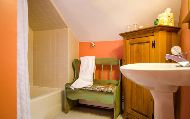 Carisbrooke Inn