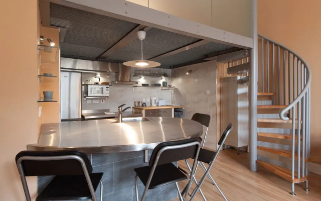 Silver Lining - Mile Apartments