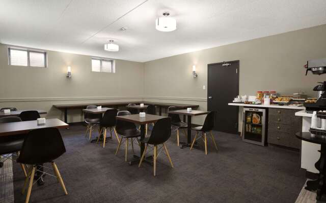 Days Inn by Wyndham Stouffville