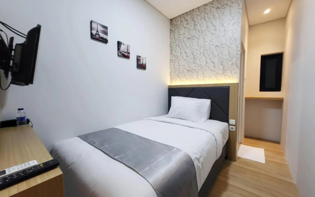 Grand Plaza Boutique Hotel – Guest Rooms – Karawang