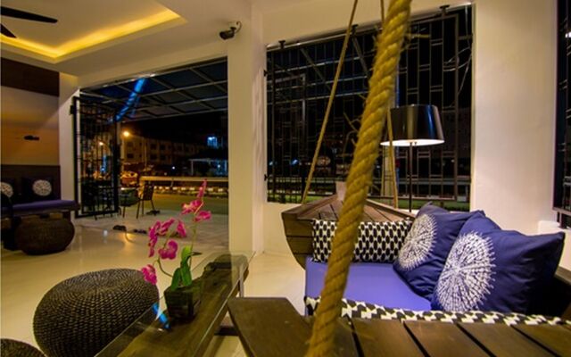 Hotel The Journey Patong New