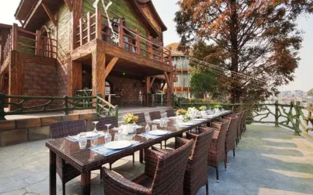 Oriental Jinsha Villa Hotel