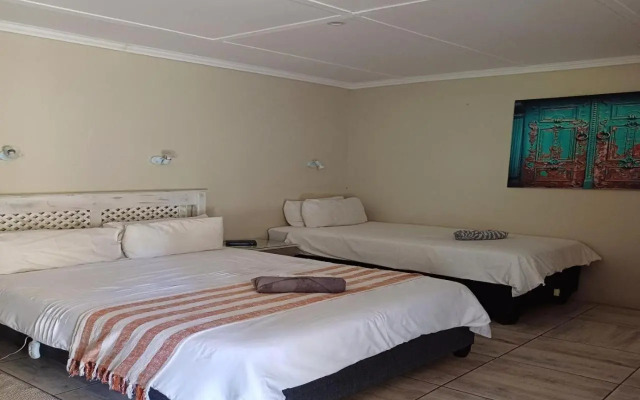 Palms Lodge