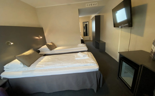 Enter Viking Hotel