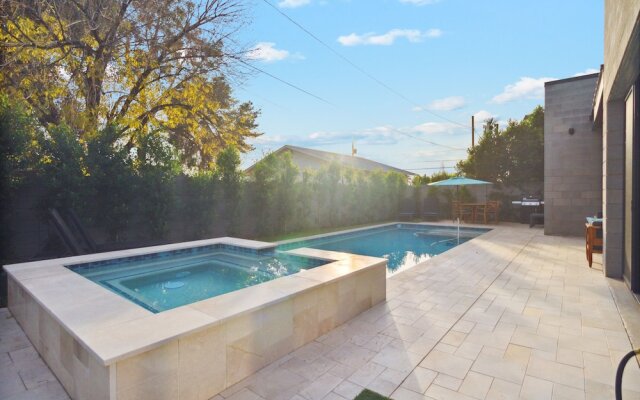 Twin Sunsets Oasis with 2 Pools