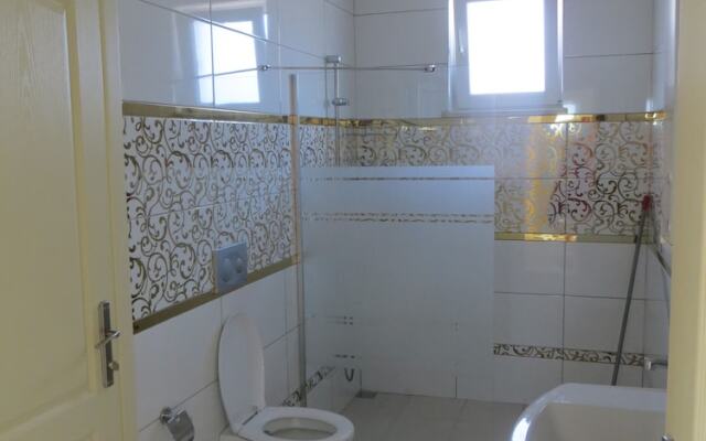 Villasleeps10-pool-bbq-mountainview-ac-parking