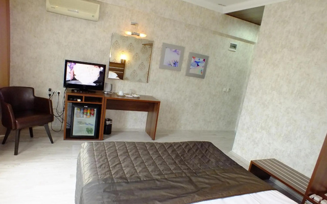 Lifos Otel