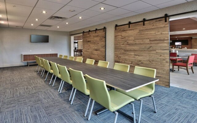 Holiday Inn Express and Suites Broomfield by IHG