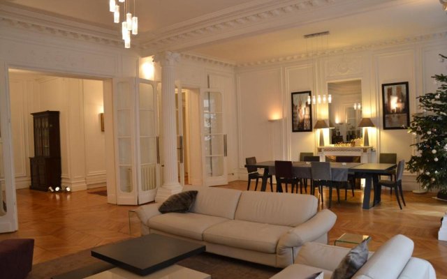 Prestigious Appartement Trocadero