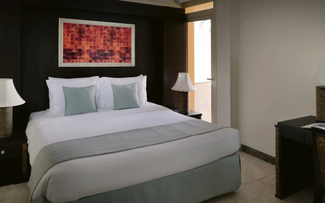 Al Nawras Island Resort
