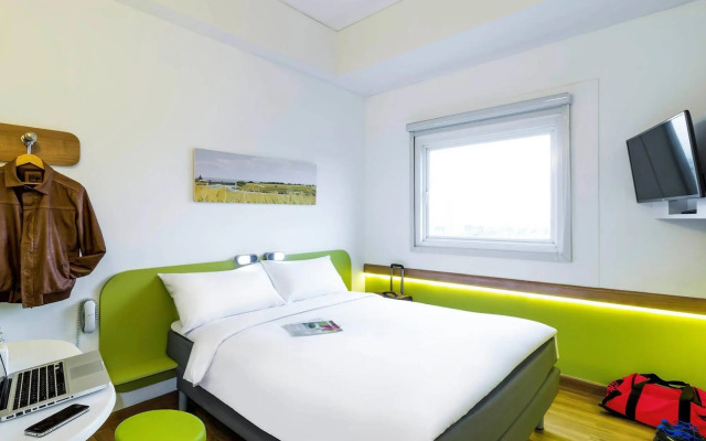 Deka Hotel Surabaya HR Muhammad