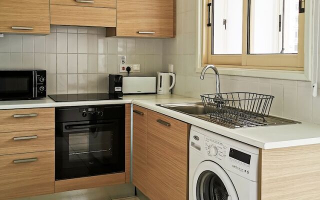 Phaedrus Living: City View Luxury Iras Flat 102