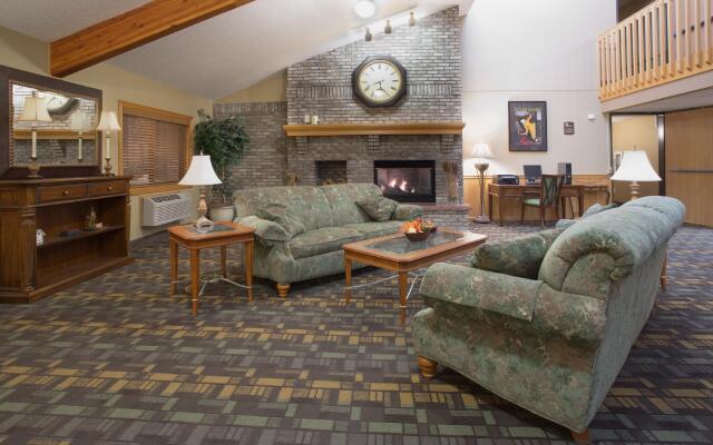 Cobblestone Hotel & Suties - Wisconsin Rapids