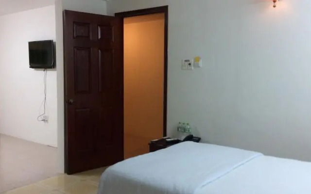 Hau Giang Suite Hotel