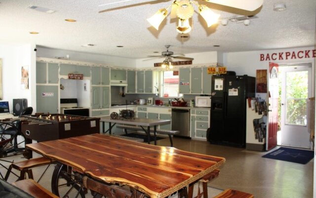 The Wild Wild West Dallas Irving Backpackers' Guesthouse