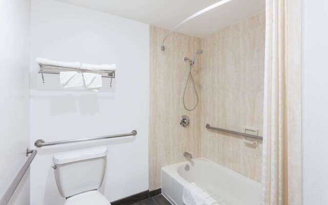 Super 8 by Wyndham El Cajon/San Diego