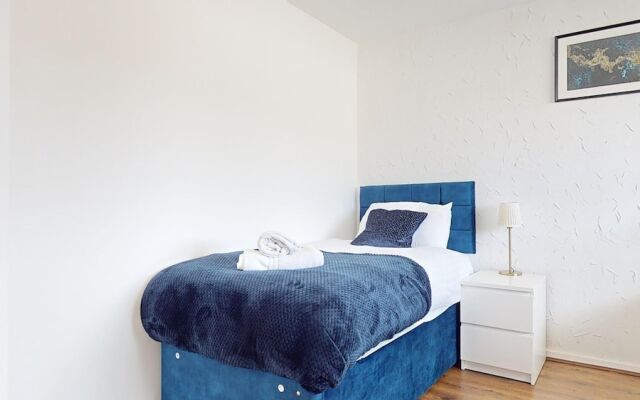 Entire 3 Bed Home in Basildon Sleeps up to 6