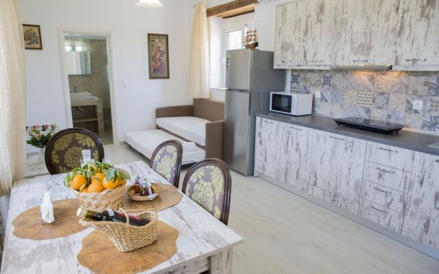 Haraki Stone Apartments