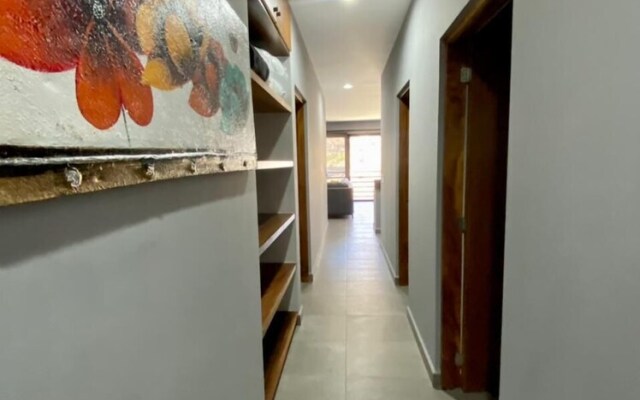 Beautiful New Condo Sea Breeze