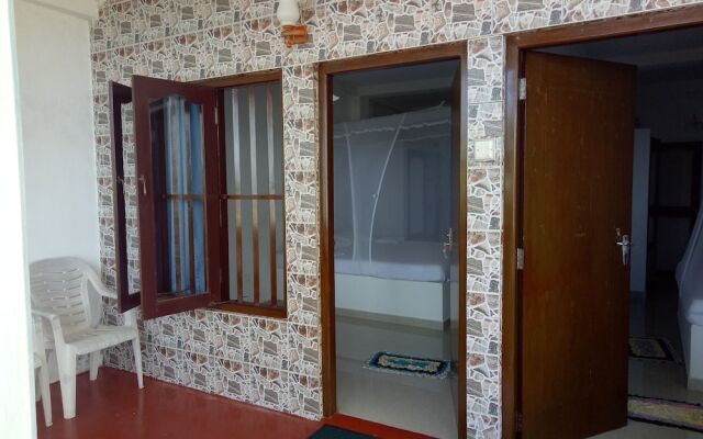 Githmini Beach Guest House & Toures