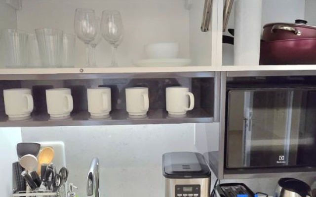 Seashore Jr Suite with Georgous pool & KLCC view – Kitchen – Kuala Lumpur
