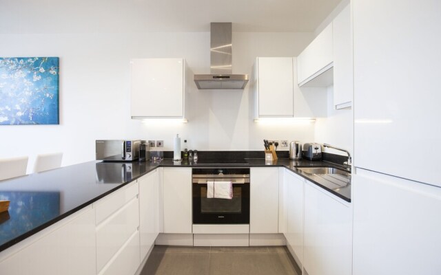 Alexandra Apartment