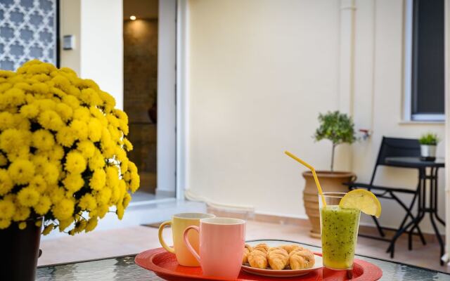 Heart of Old Town Cozy Home - Yard & Parking