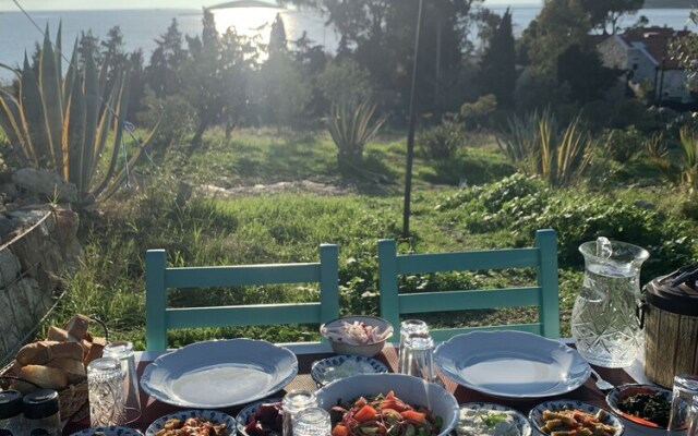 Monk Island Guesthouse