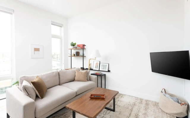 Flexhome Skywalk to Fiserv U5 RooftopGymParking