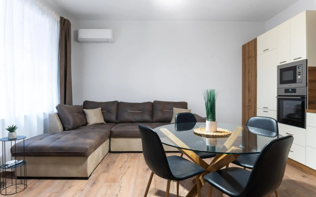 - La Luna - High-end 2BD Flat in the TOP centre