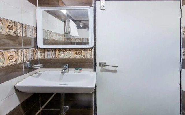 OYO 22907 Hotel Holiday