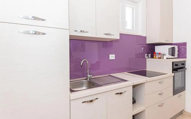 Apartment Niko - Two Bedroom Apartment With Swimming Pool