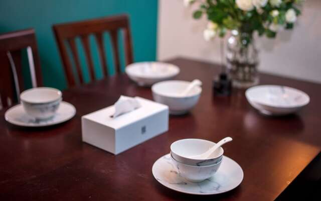 Locals Boutique Apartment Jiuzhou Port.5