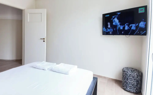 Modern Comfort 1Bd Apt with Balcony