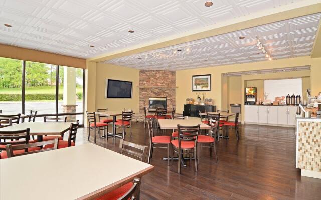 Best Western Cades Cove Inn