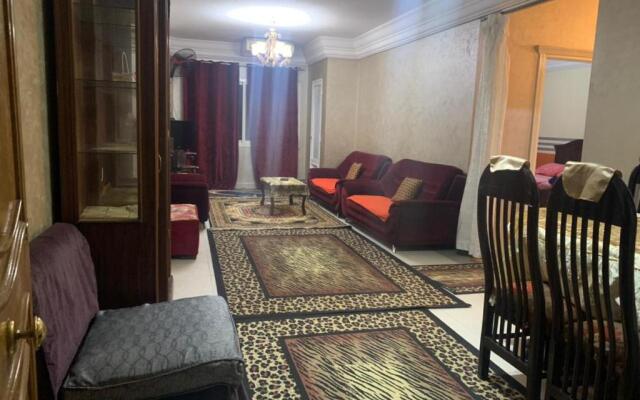 شقه مفروشه بالكامل