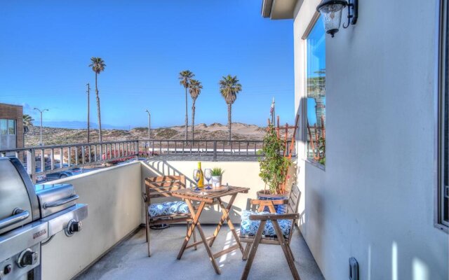Spacious 4BR, Rooftop Deck, Fire Pit, Steps to Shore