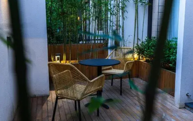 Julong Town Hostel
