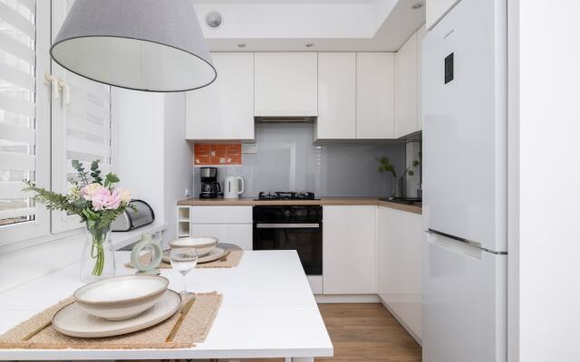 Apartment Kotlarska Cracow by Renters