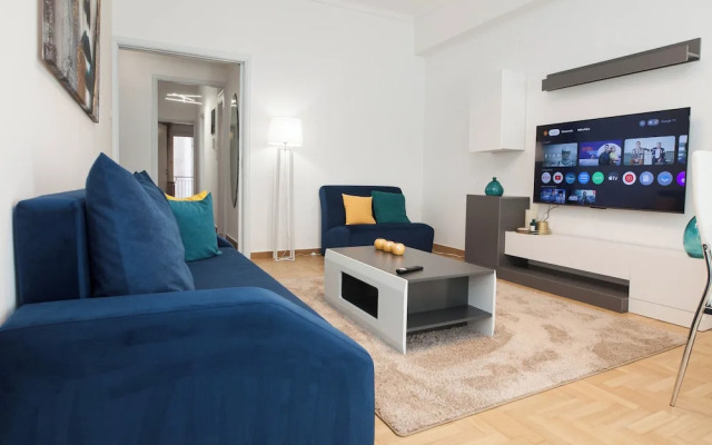 Stylish Renovated 2 Bd Apt in Exarcheia
