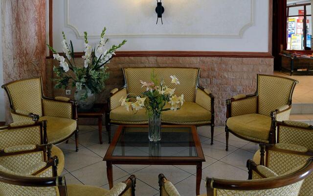 CNic Gemini Hotel