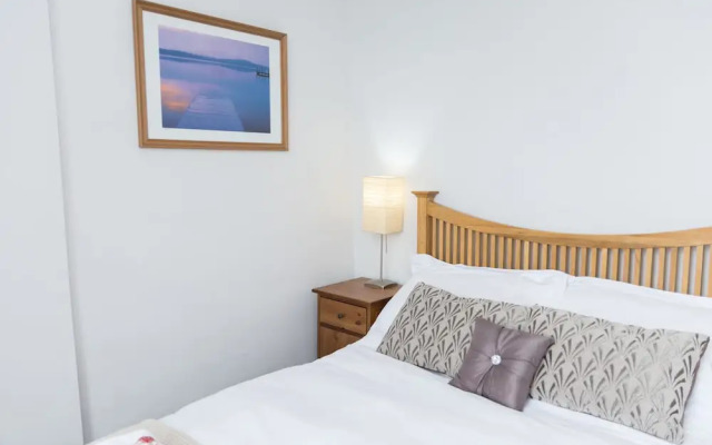 Beautiful City Center 2 Bed Apartment with Park View