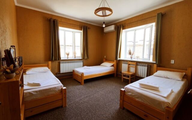 Silkroad Guest house